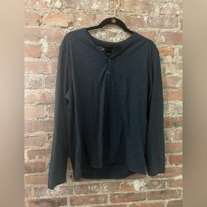 Untuckit Mens Long Sleeves Shirt (size large)